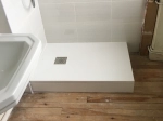 Plinthe en résine pour receveur de douche, Fabrication sur mesure Longueur de 60 à 210 cm, Hauteur de 5 à 20 cm - Livraison offerte